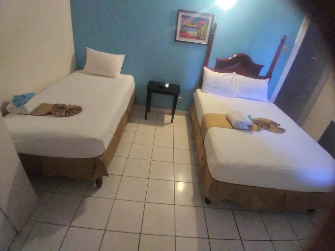 Palm Bay Guest House & Restaurant Montego Bay Exteriör bild