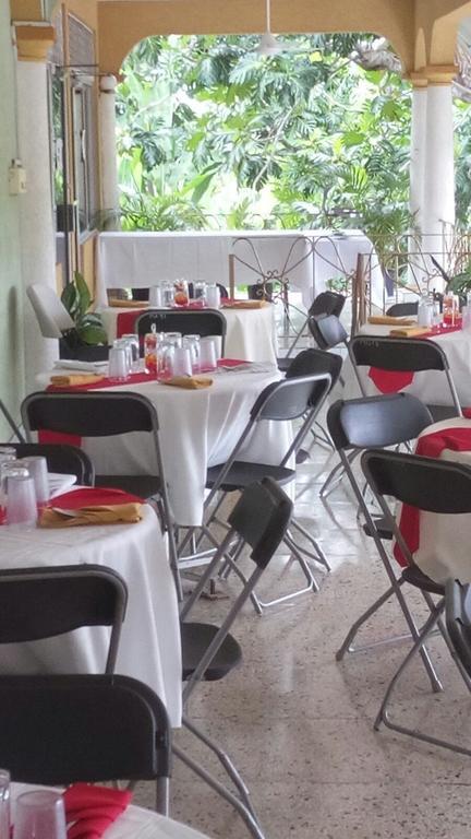 Palm Bay Guest House & Restaurant Montego Bay Exteriör bild