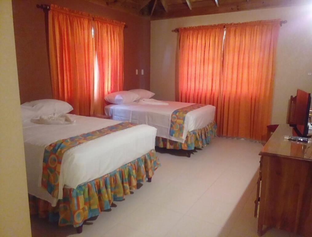Palm Bay Guest House & Restaurant Montego Bay Exteriör bild